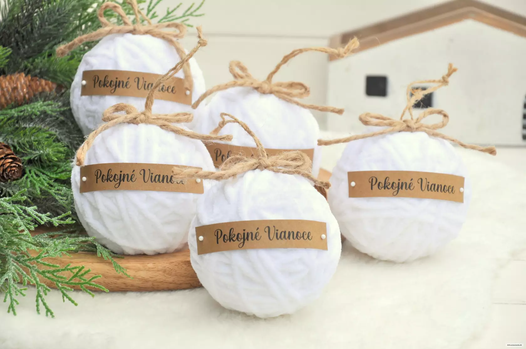 Biele bombule, sada 5kusov, v darčekovej krabičke 2