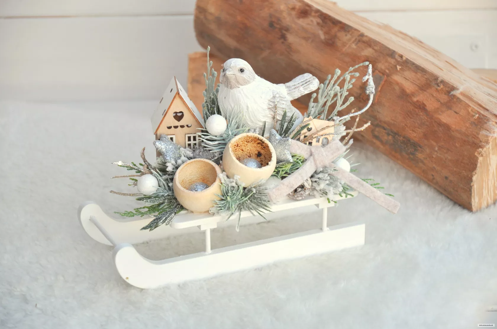 sane s domčekom a vtáčikom