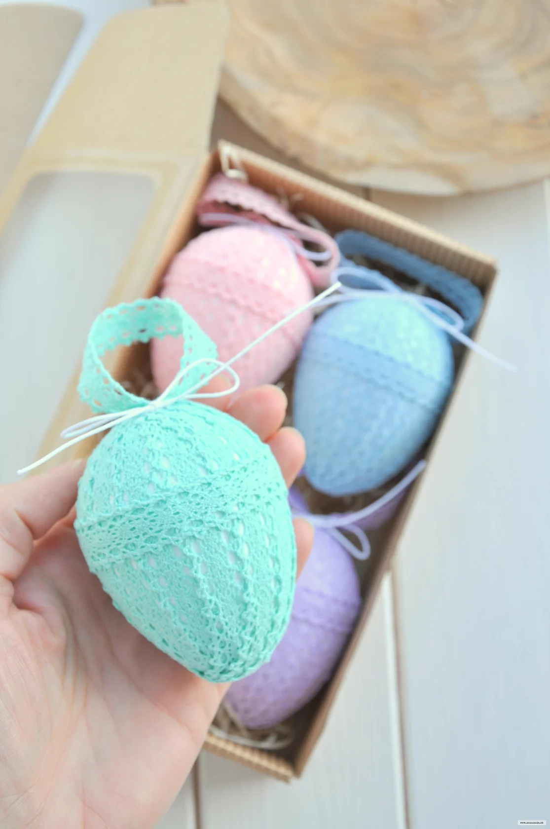 Sada 4 vajíčok z krajky, pastelové 2