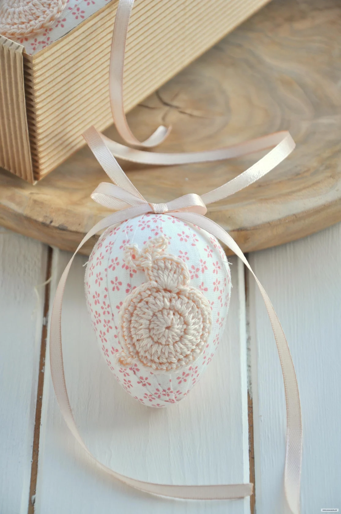 Sada 3 vajíčok s háčkovanými zajkami 2