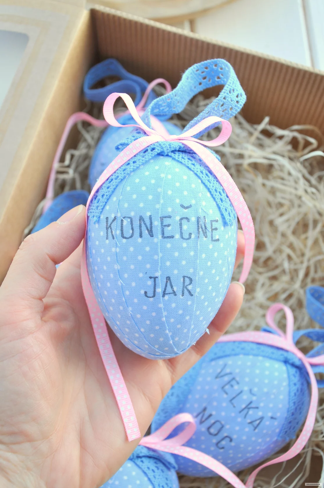 Sada 5 vajíčok v krabici, modro-ružové 2