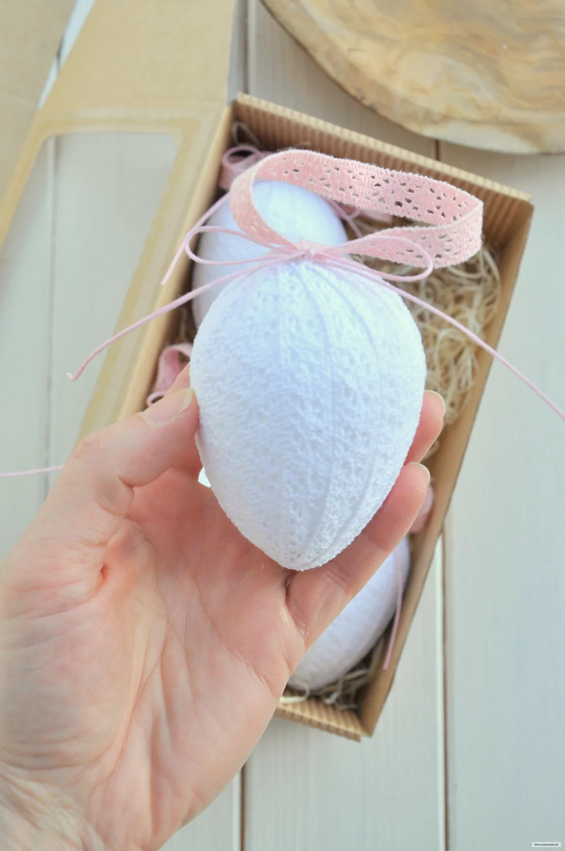 Sada 4 vajíčok z krajky, bielo-ružové 2