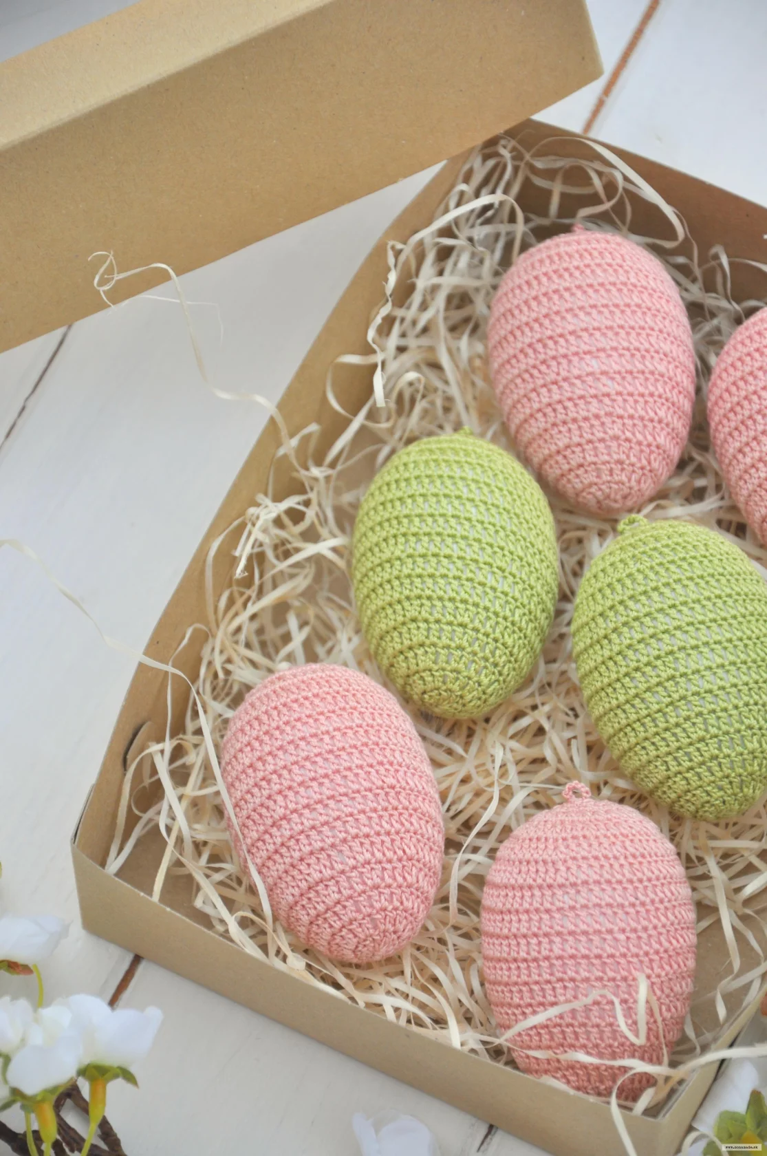 Sada háčkovaných vajíčok v krabičke, zelené,lososové 2
