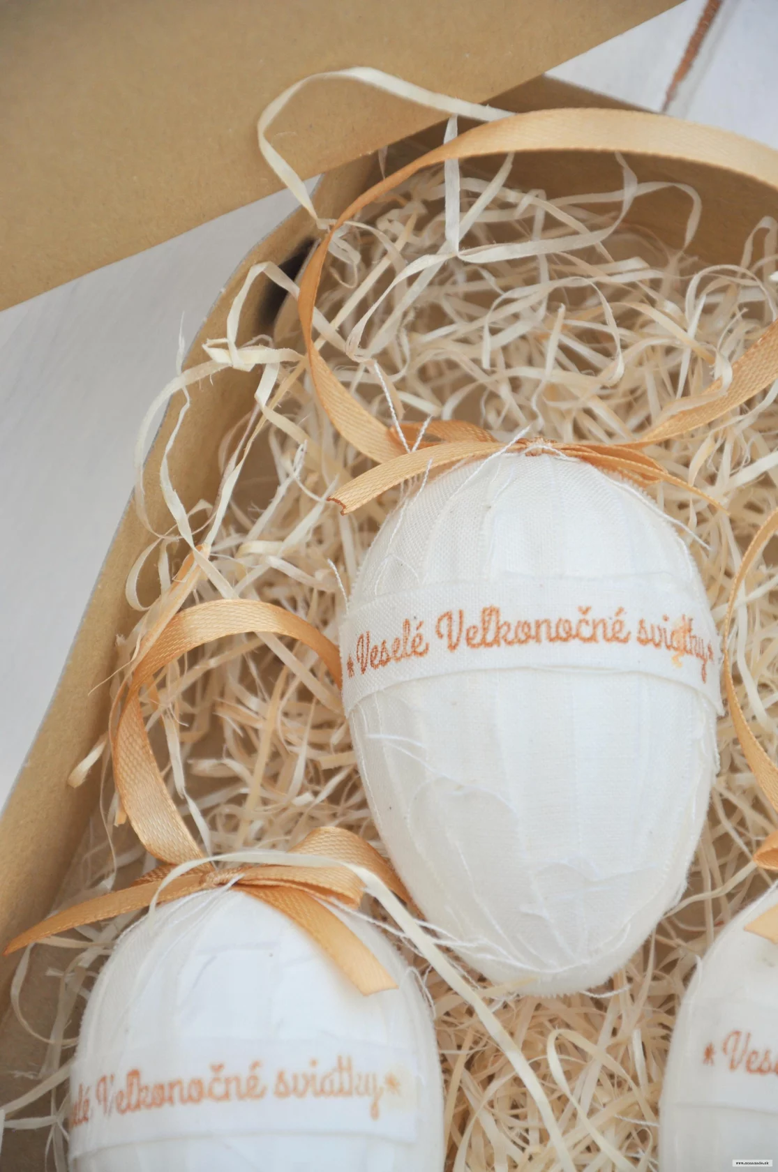 Sada bavlnených vajíčok v krabičke, smotanové 2