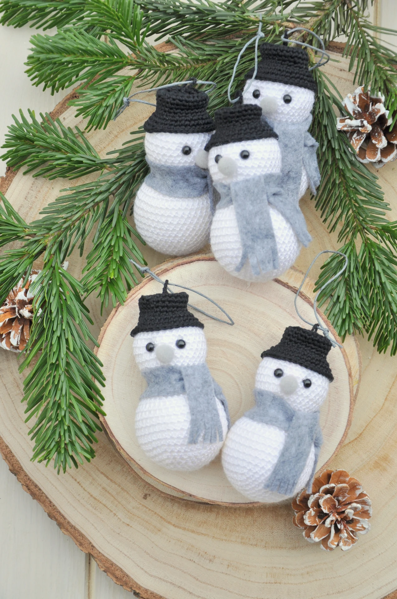 háčkovaný snehuliak, šedý 2