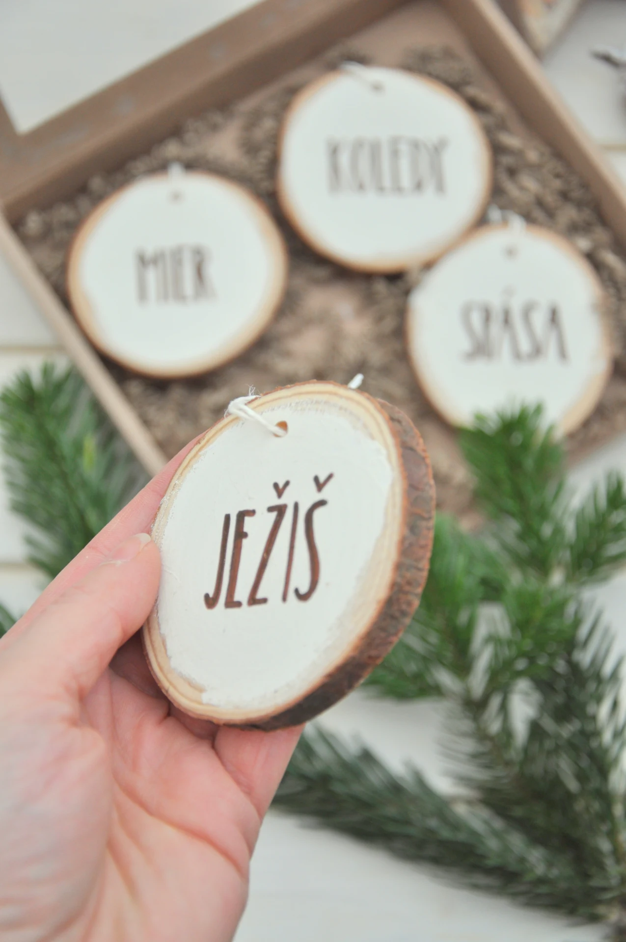 Sada drevených ozdôb, 4kusy 2