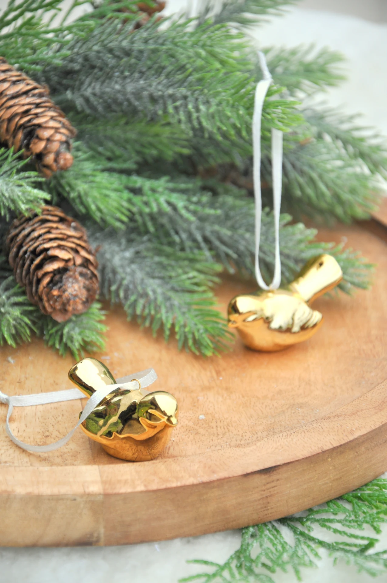 zlatý keramický vtáčik na zavesenie 2