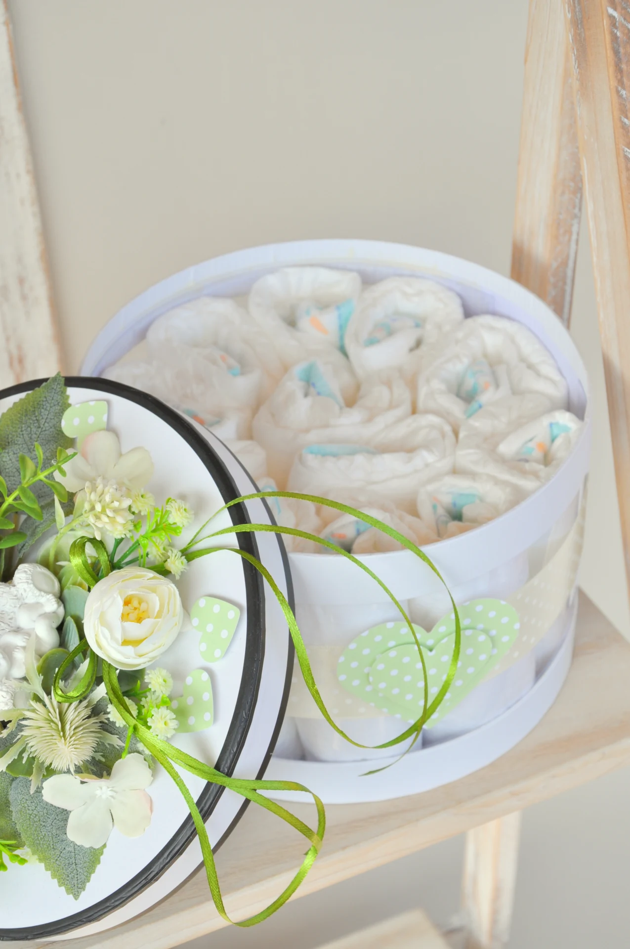 darčekový box s detskými plienkami 2