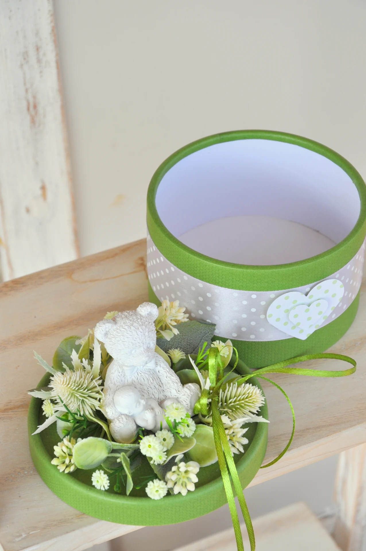 darčekový box s kvetinovým vrchnákom, priemer 13cm 2