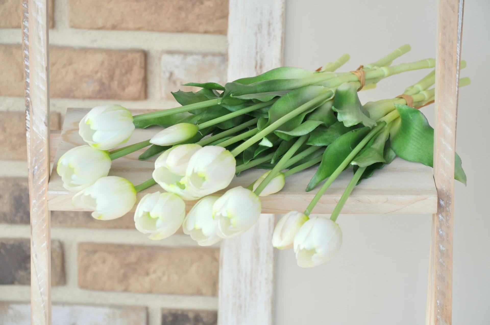 Kytica bielych tulipánov, umelá, zväzok 5kusov 5