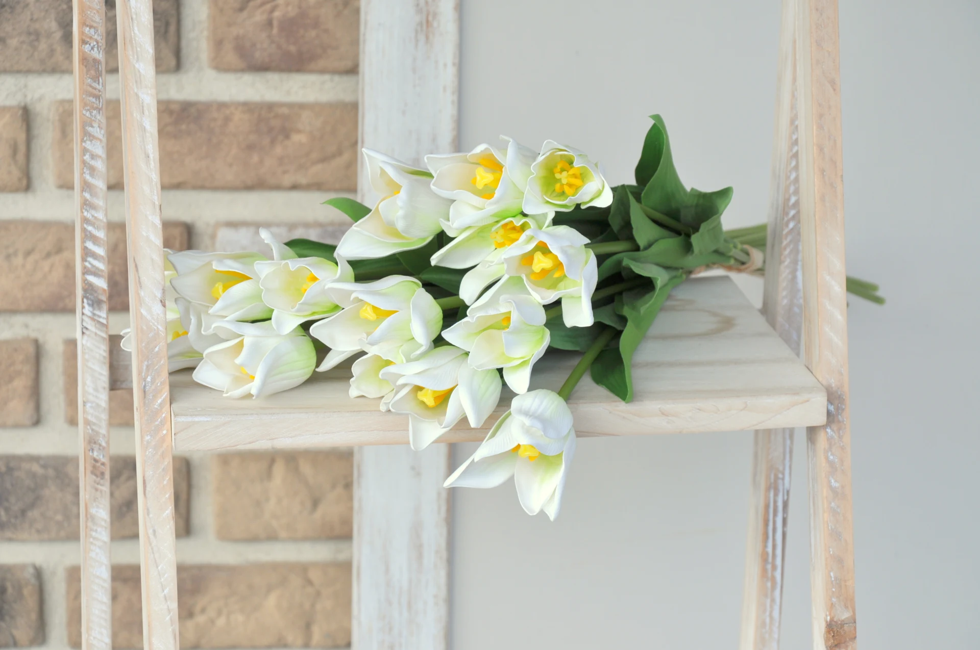 Kytica bielych tulipánov, umelá, zväzok 5kusov 5