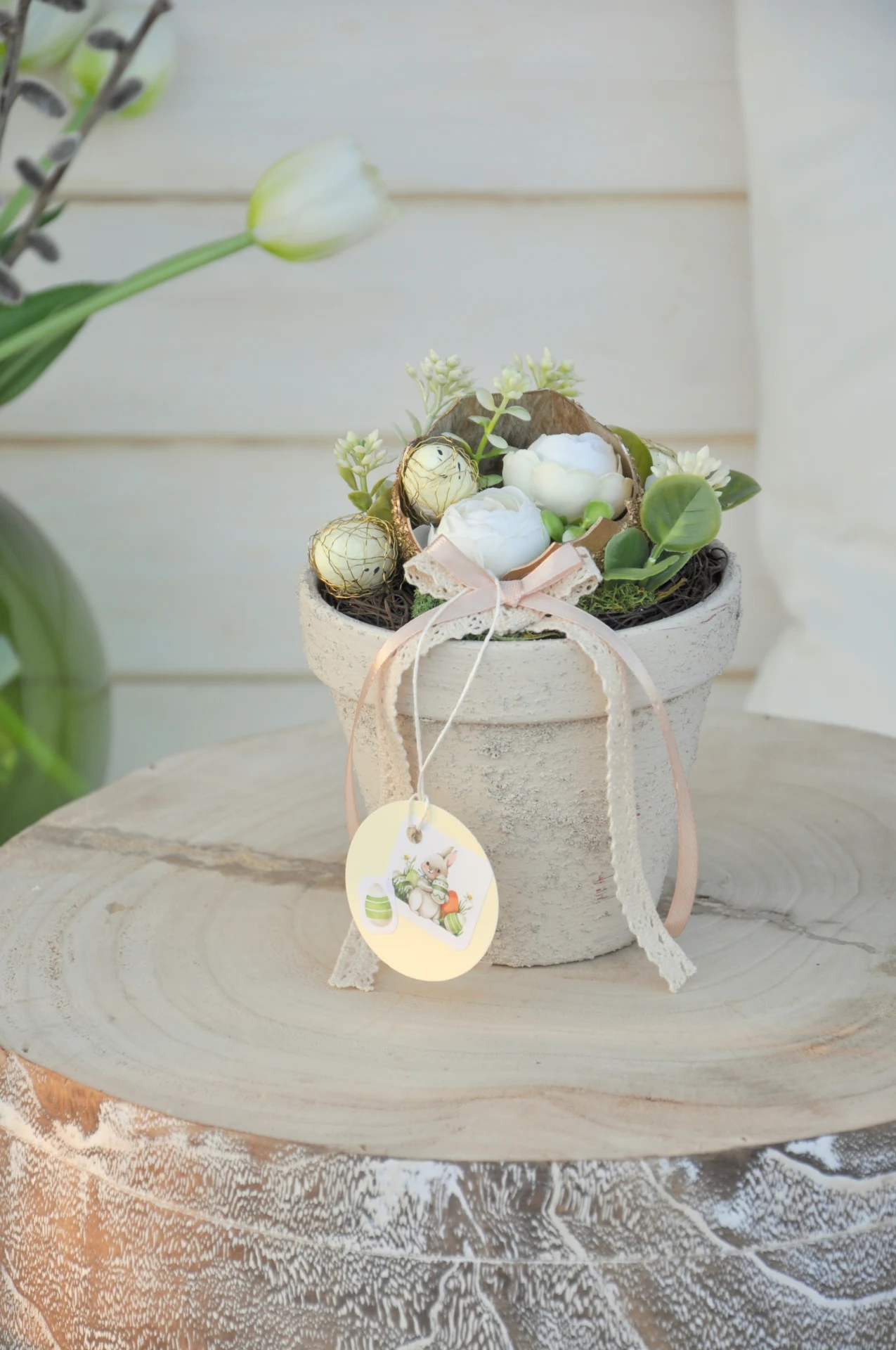 Veľkonočná dekorácia s vajíčkami