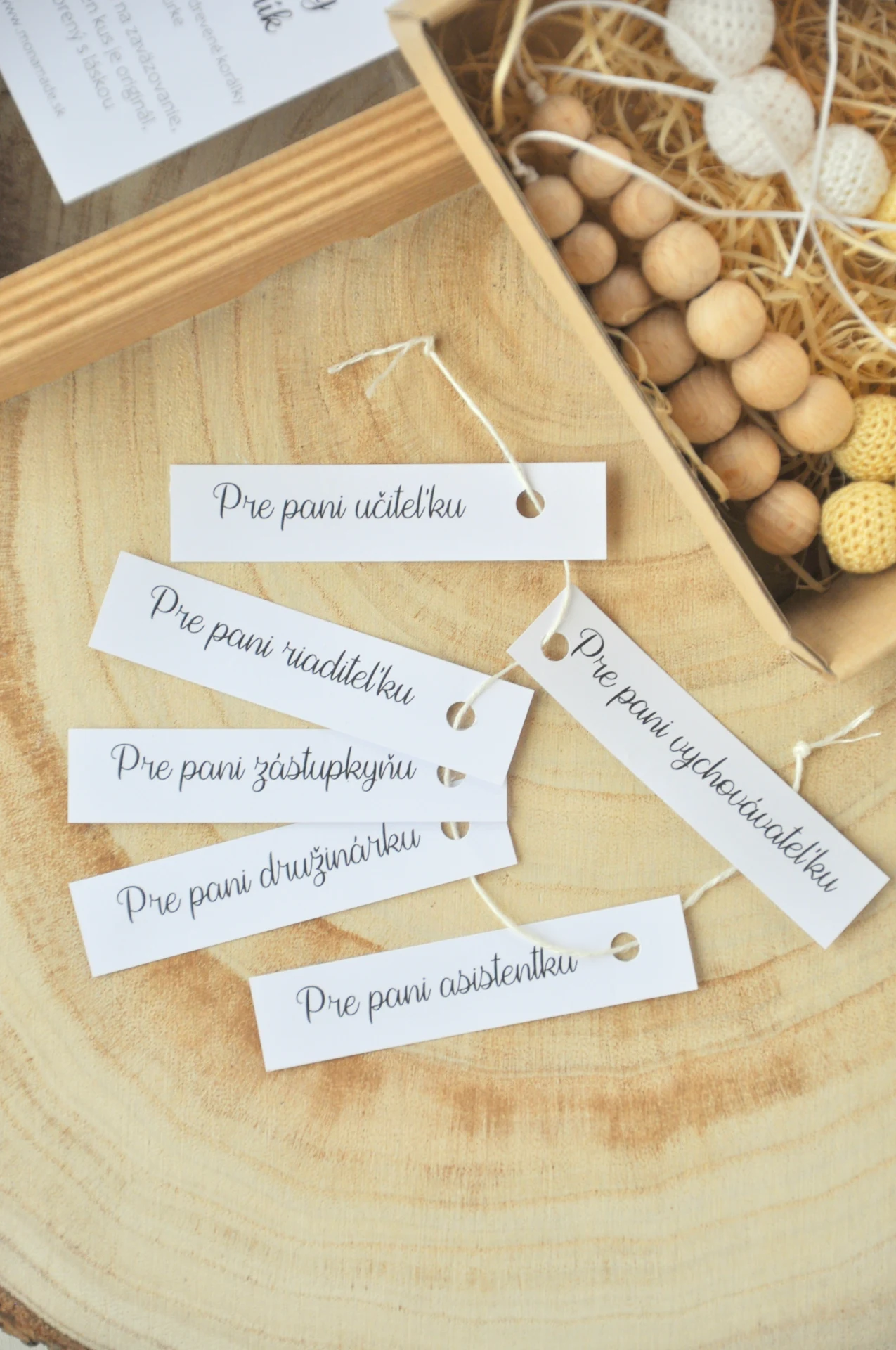 háčkovaný náhrdelník, bielo-žltý 3