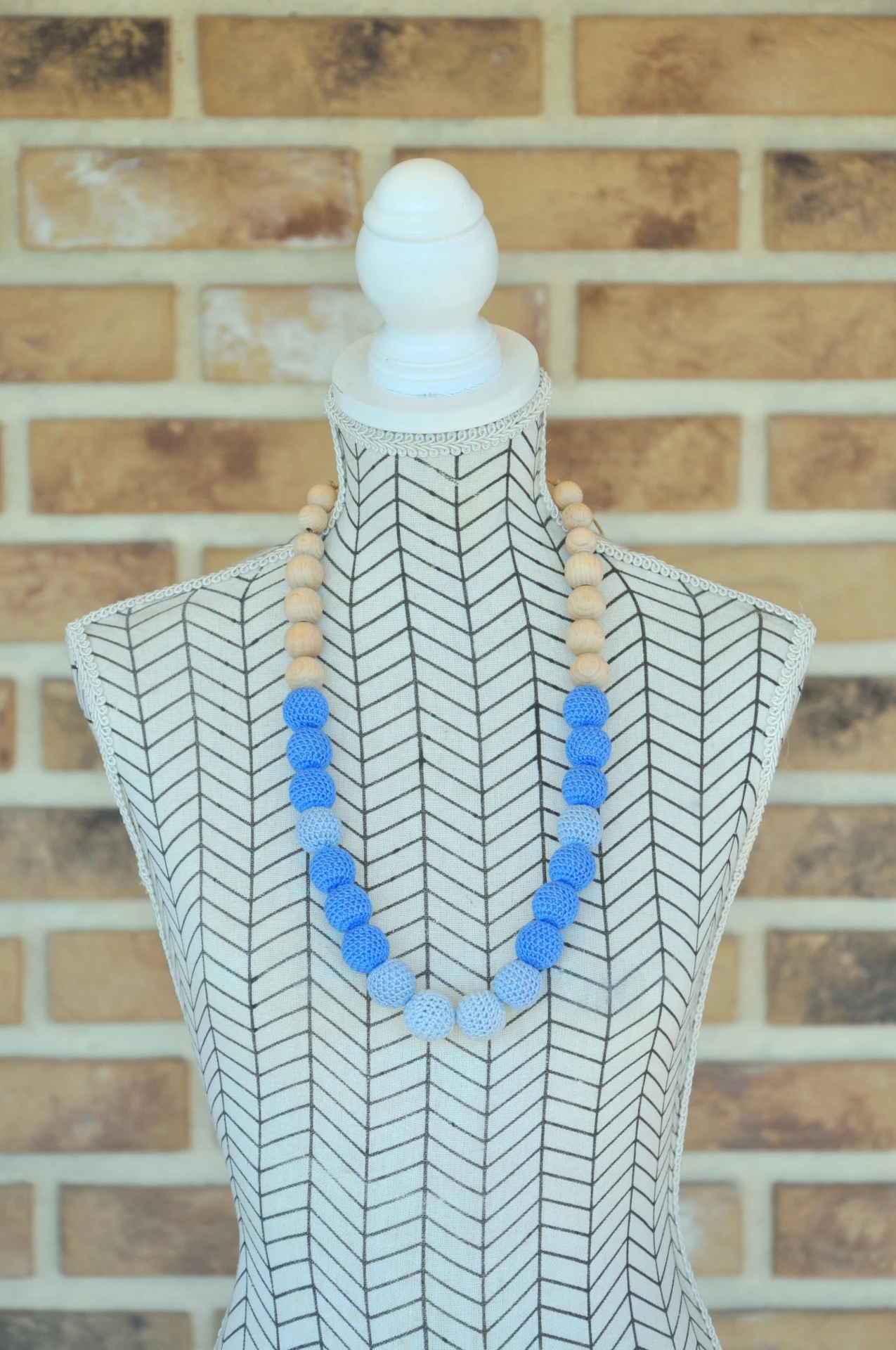 háčkovaný náhrdelník, modrý 2