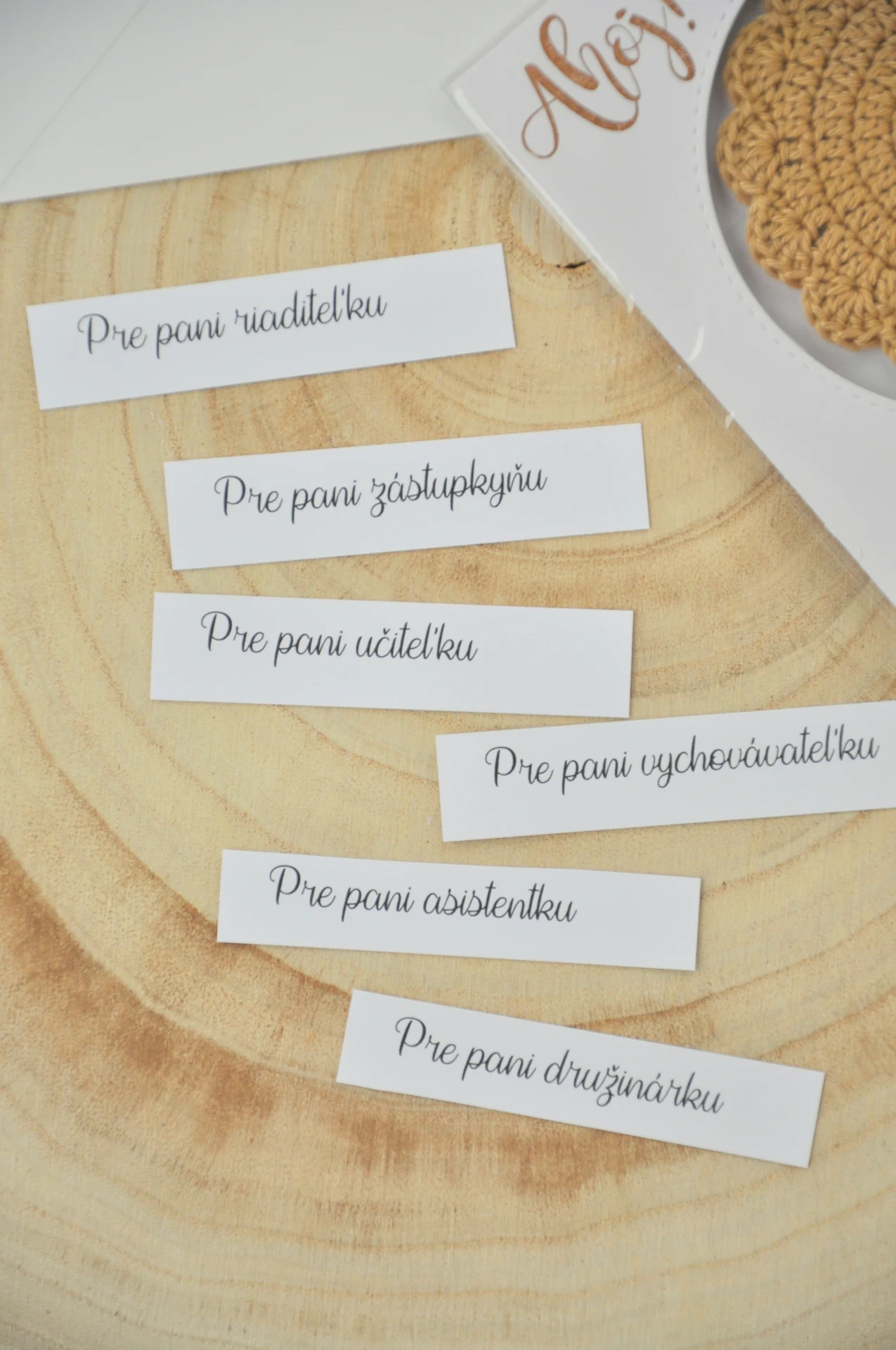 Béžová podšálka, otvárací pozdrav s obálkou 2