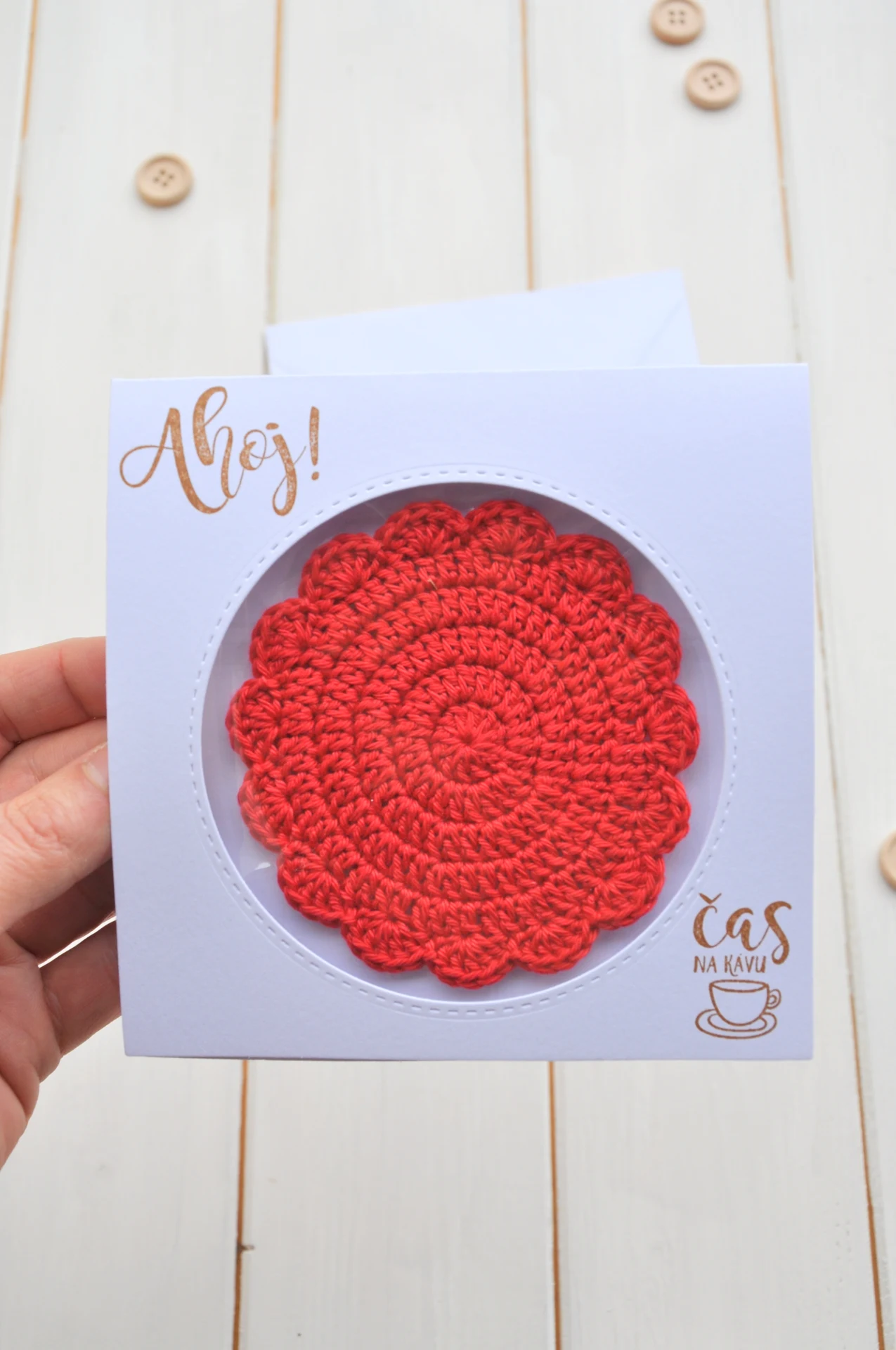 Červená podšálka, otvárací pozdrav s obálkou